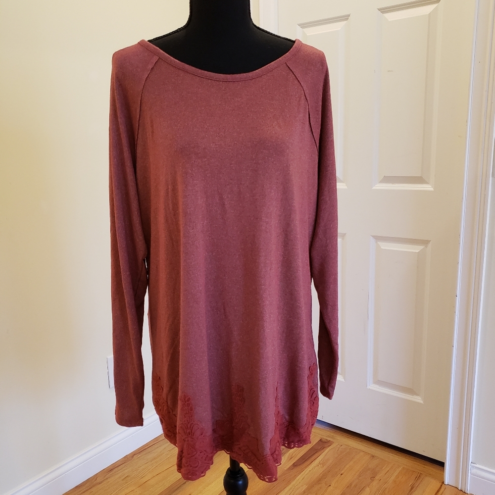 Womans Tunic, burgundy, Maurices, size 0 (US 14)